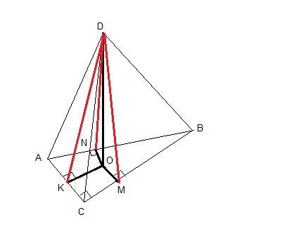 Восновании пирамиды лежит треугольник со сторонами 5,12,13. боковые грани пирамиды наклонены к её ос
