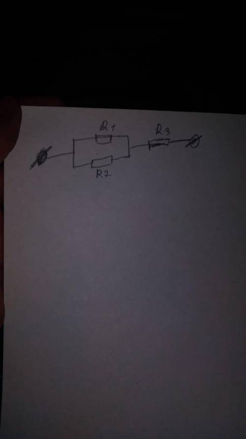 1. Первый резистор с сопротивлением R1 = 6 Ом подключен параллельно к двум последовательно соединенн