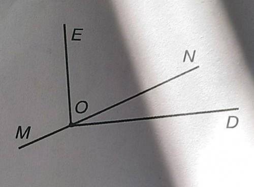 Доведи за рисунком праворуч, що прямі, на яких лежать променi OE та OD,перпендикулярні, якщо MOE = 1