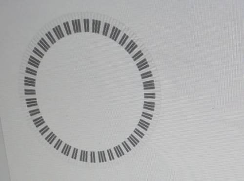 Группа «Воландо» разработала специальное круговое пианино, где играющий стоит внутри кольца, образов