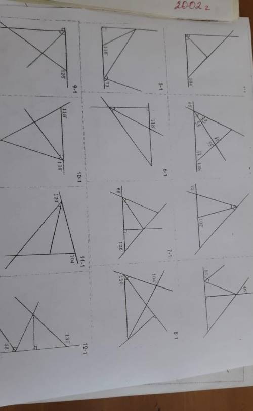 найдите углы треугольников​